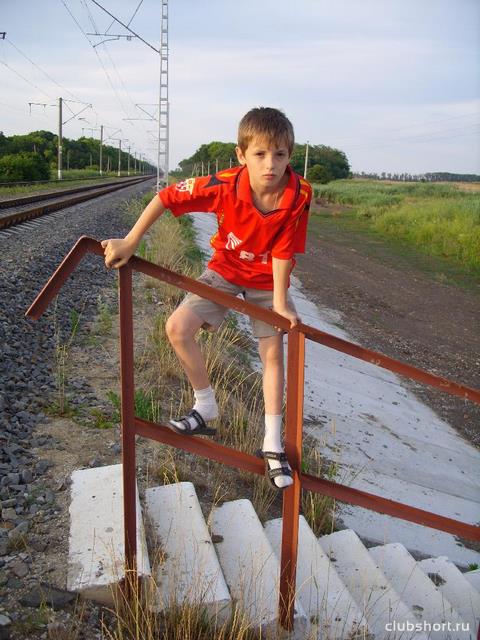 1560_friends_buratinko_in_shorts_21.jpg